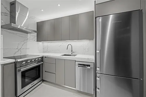 999 Brickell Bay Dr #904 Photo 1