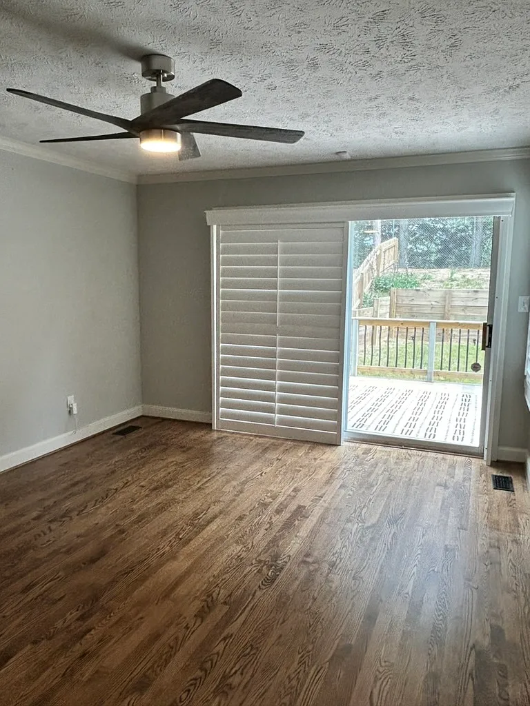 Building Photo - 2504 Woodwind Dr #1