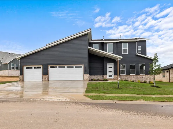 2624 Fairway Cir, Pea Ridge, AR 72751
