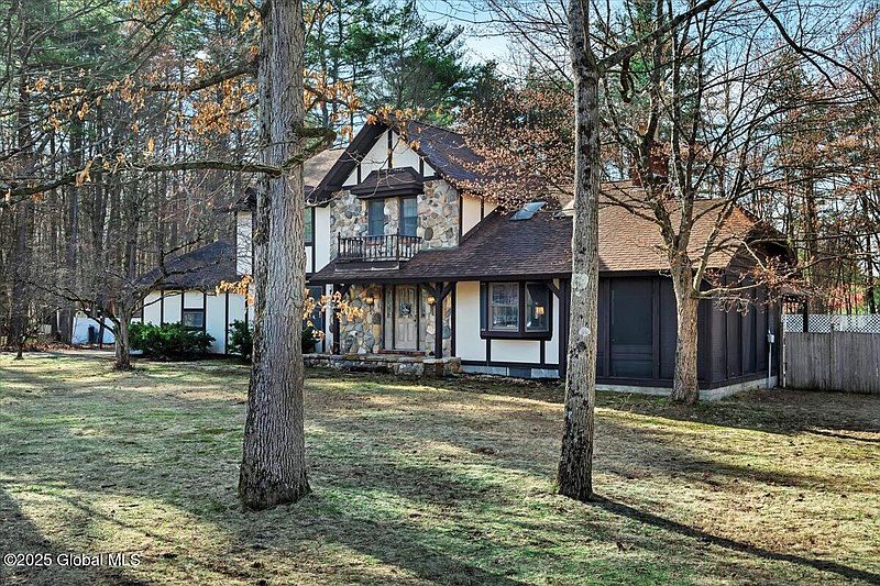 4th image of 2257 Call Street