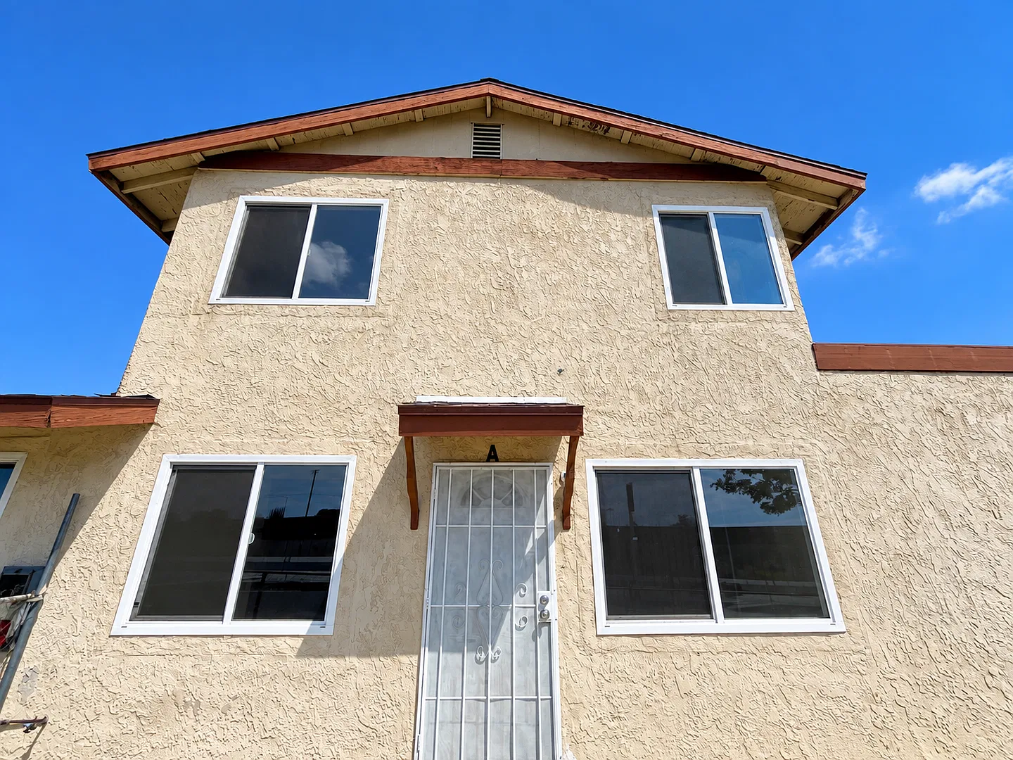 1402 N Virginia Ave — Photo 2