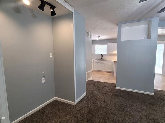 5th image of 10607 Millers Ln