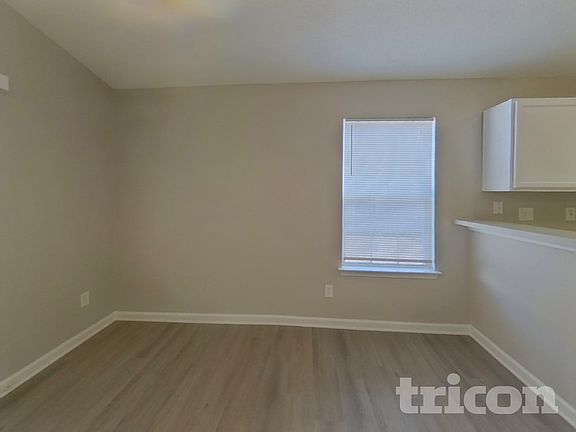 4th image of 158 Hunters Mill Ln