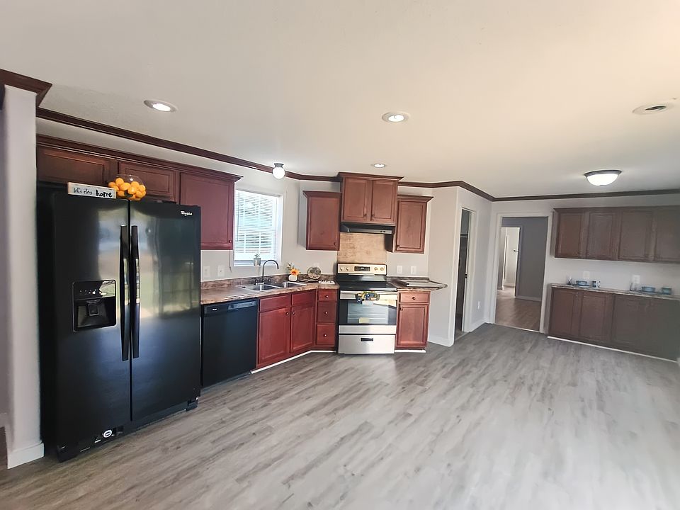 1st image of 92 Deerwood Park