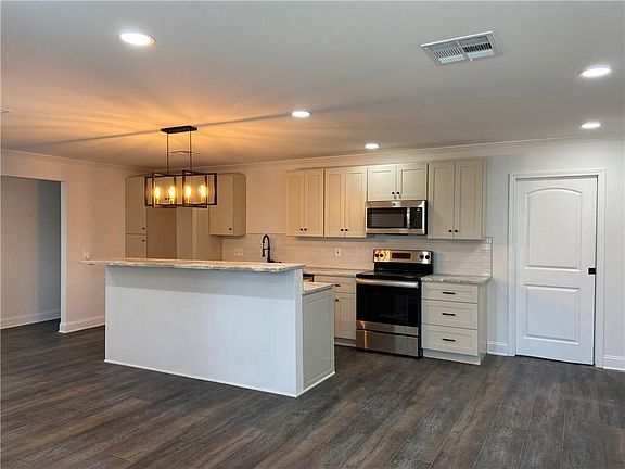 2nd image of 6640 Benedict Dr