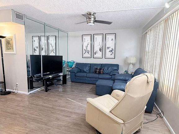 2nd image of 3030 Wolverton Dr #B