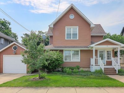 118 N Ellis Ave, Wheaton, IL, 60187