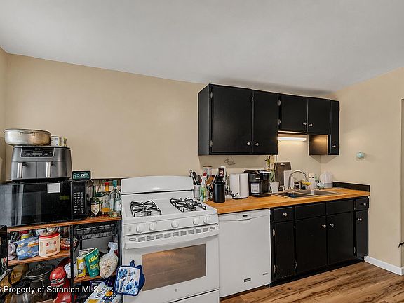5th image of 305 N 307 Everett Ave