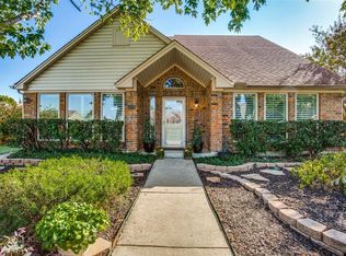 1024 Monarch Dr, Lewisville, TX 75067