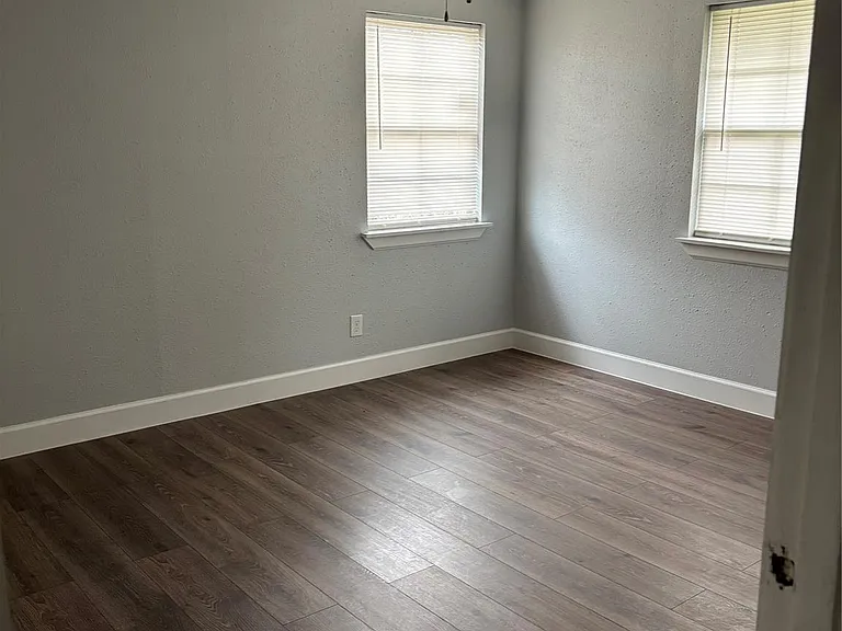 4115 Tidewater Dr — Photo 14