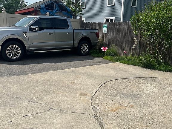 4th image of 294 Water St