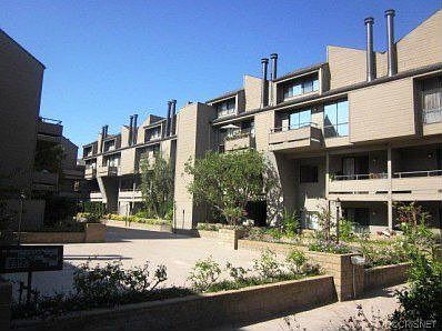 1st image of 13331 Moorpark St APT 336