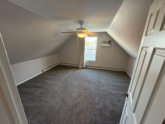 3rd image of 427 Raft Ave