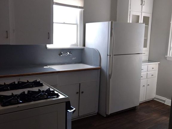 3rd image of 1345 Allen Avenue Muskegon