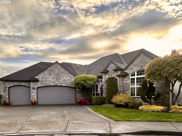 2009 N Vine St, Canby, OR 97013