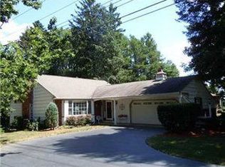 144 Roycroft Cir, East Aurora, NY 14052