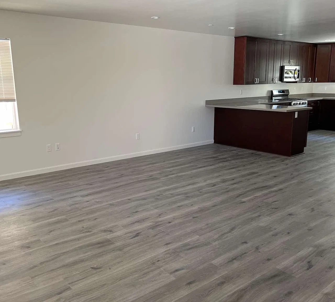 6 bed, $10,800 — Photo 4