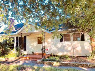 1501 Spring St, Nederland, TX 77627