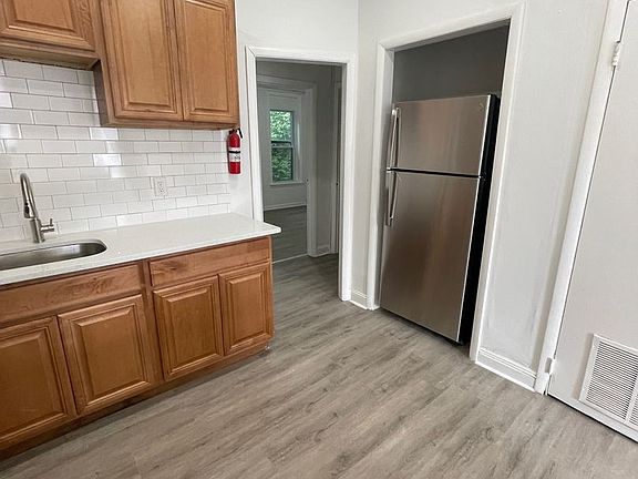 2nd image of 165 Liberty St Floor 1