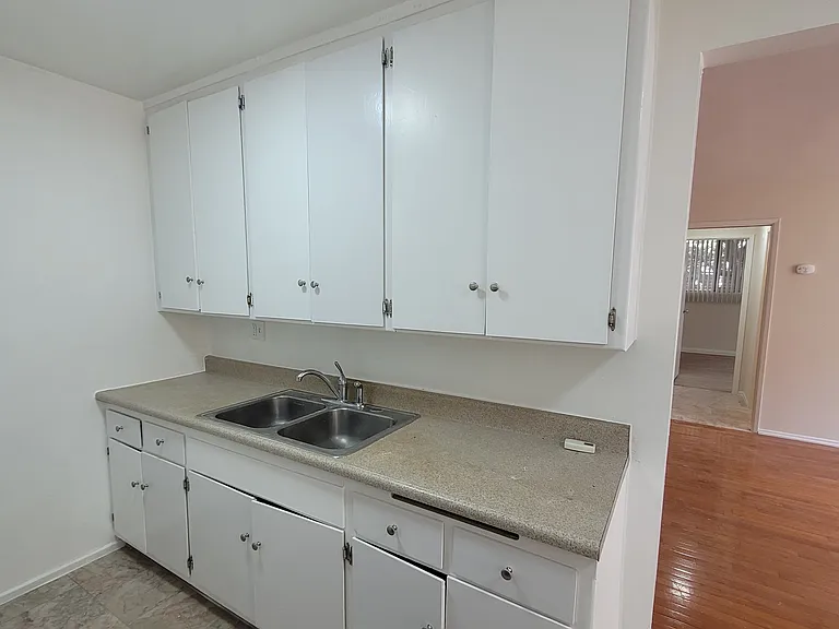 The Alexa Apartments — Photo 9