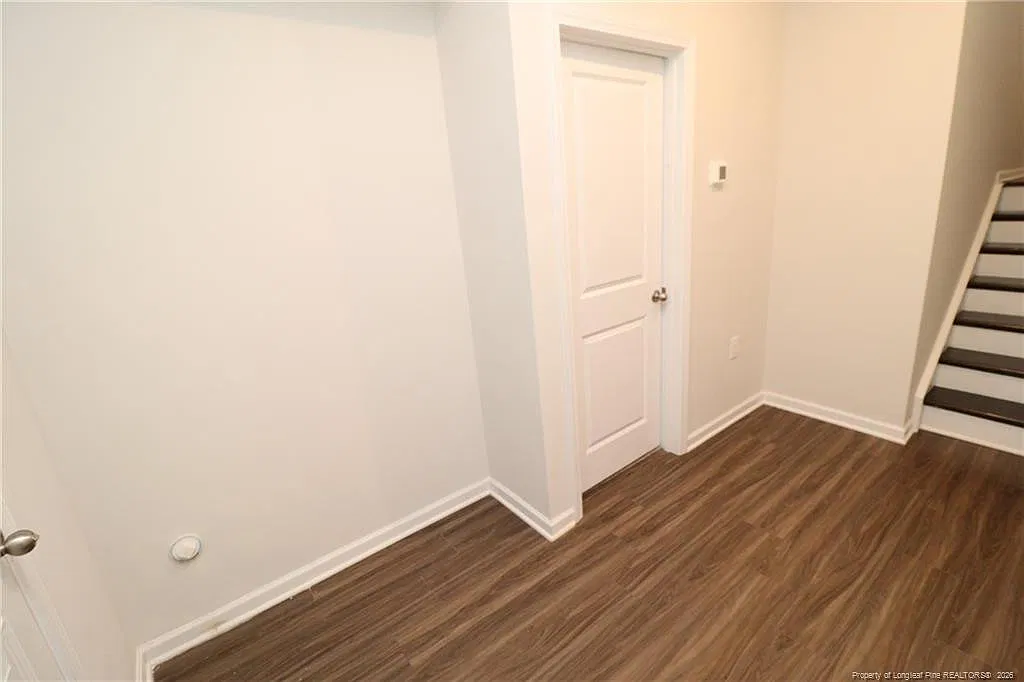 4 bed, 3.5 bath, 2214 sqft, $2,295 — Photo 2