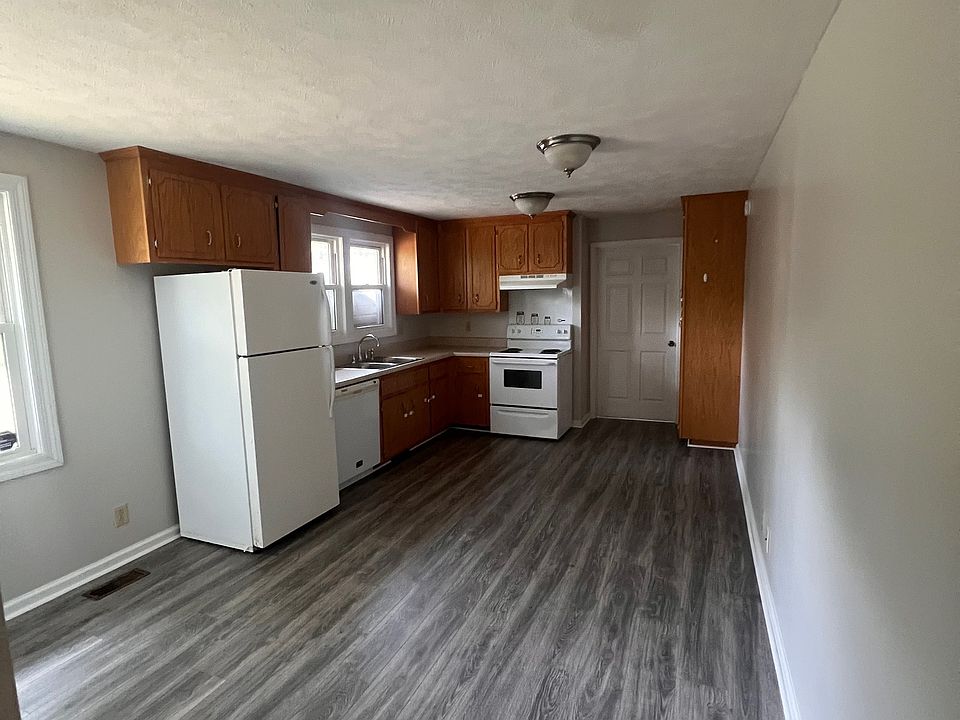 1st image of 27 Donelson Dr