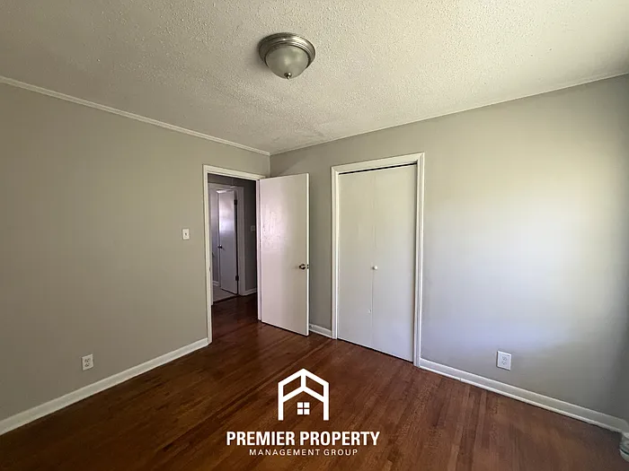 1629 Raymore Rd — Photo 11