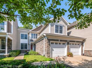 24936 Reeds Pointe Dr, Novi, MI 48374