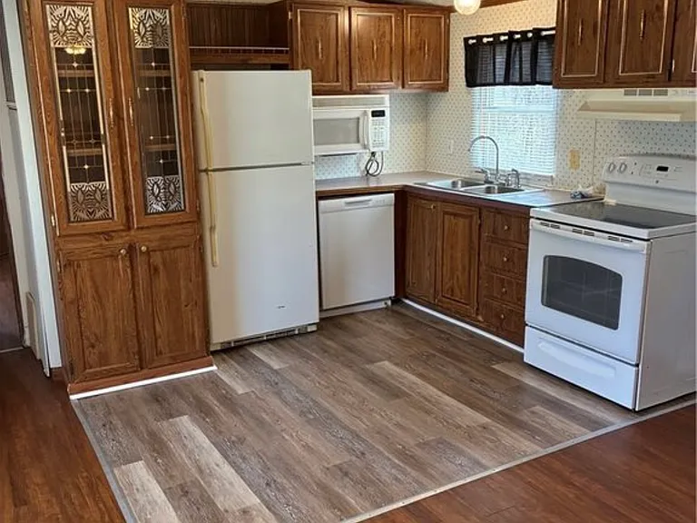86 Latimer Ridge Rd — Photo 5