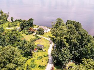 107 Hall Rd, New Bern, NC 28560