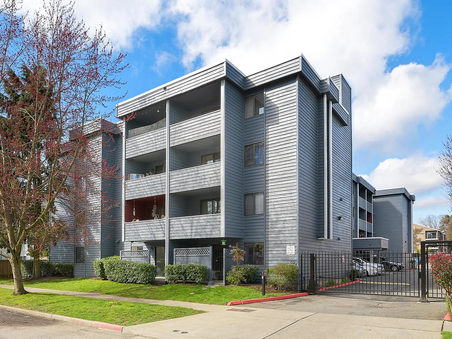 Michelle Apartments — Photo 1