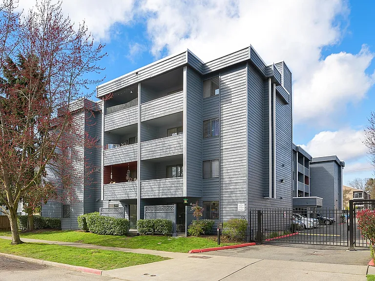 Michelle Apartments — Photo 1
