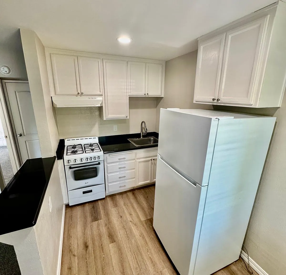 Beautiful 1-Bedroom Apartment in Glen Ellen Single-Level Living! — Photo 1