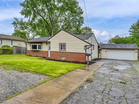3rd image of 5949 Jaycox Rd