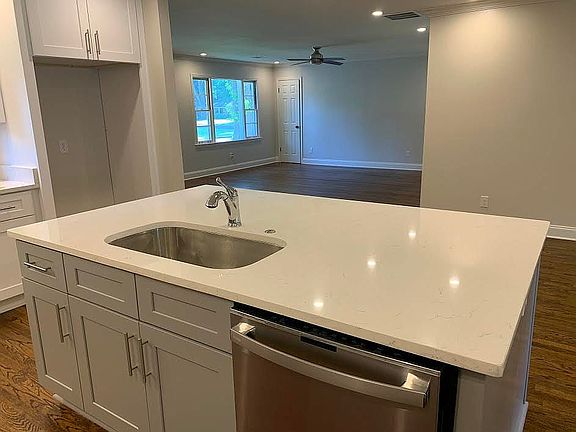 4th image of 5027 N Peg Ln