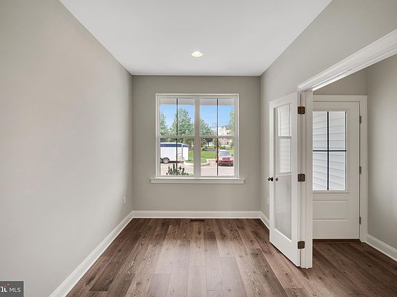 3rd image of 10 Wheatley Walk