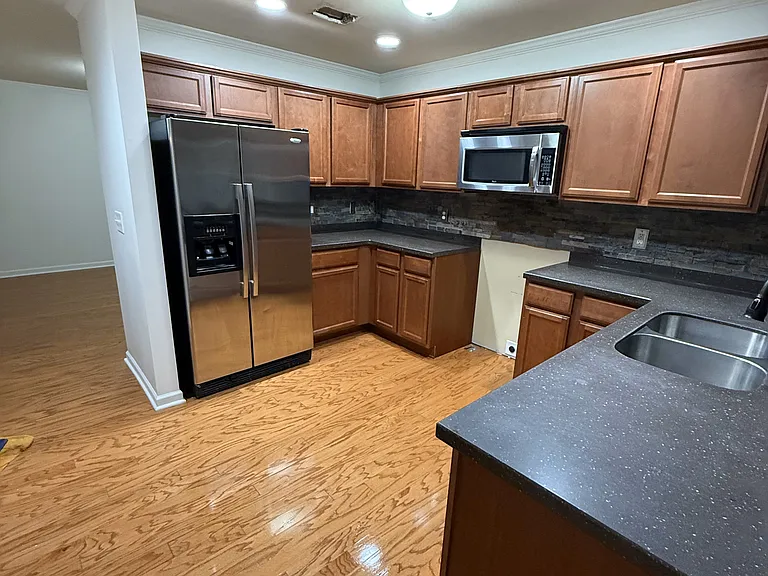 164 Blackpool Dr — Photo 1