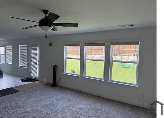 4 bed, 2568 sqft, $2,800 — Photo 2