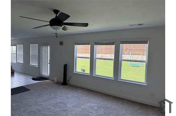Building Photo - 692 Jupe Way