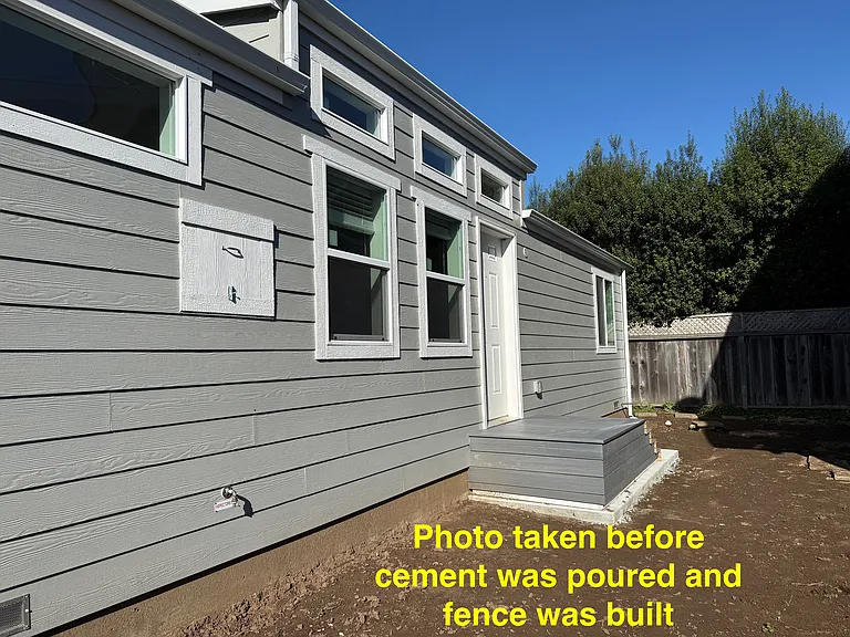 Now that a fence is in place, a shot of the entire front is no longer possible. This is what the front of the unit looks like.