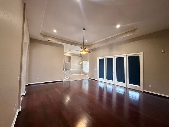 4th image of 6713 High Knoll Dr