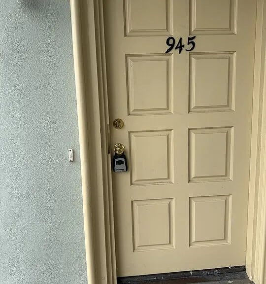 937 S Bedford St — Photo 2