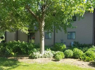 271 S Harrison St, Geneva, IL 60134