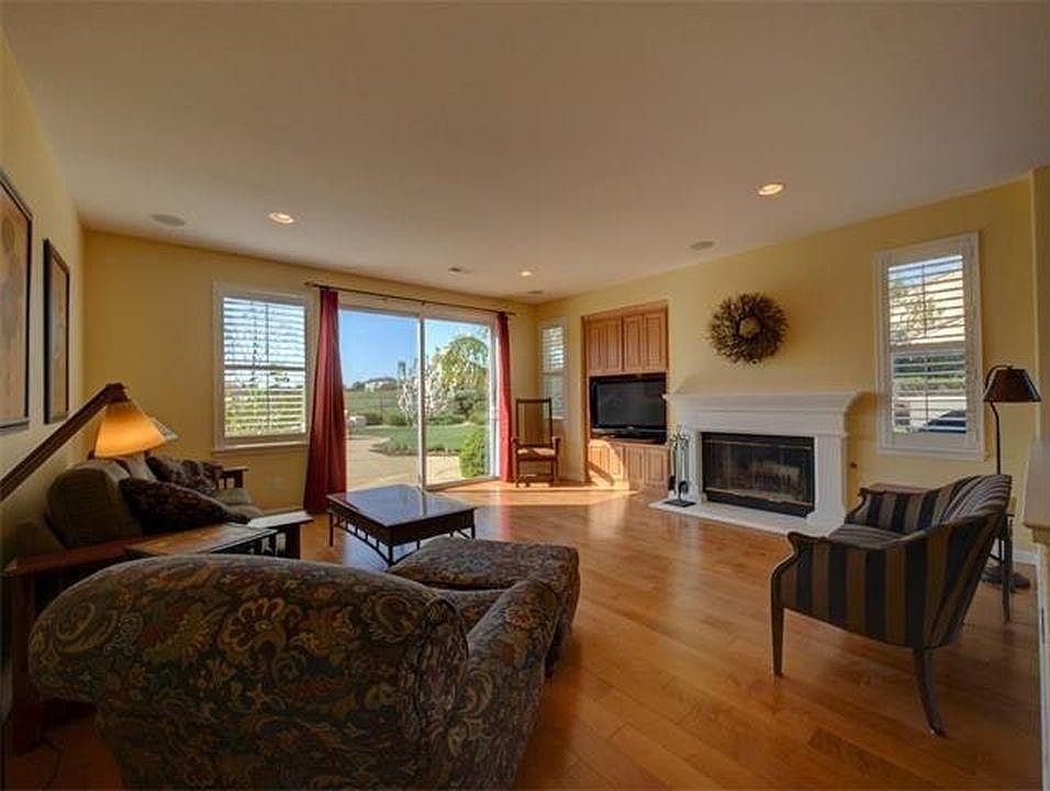 1st image of 182 Via Vaquero Sur
