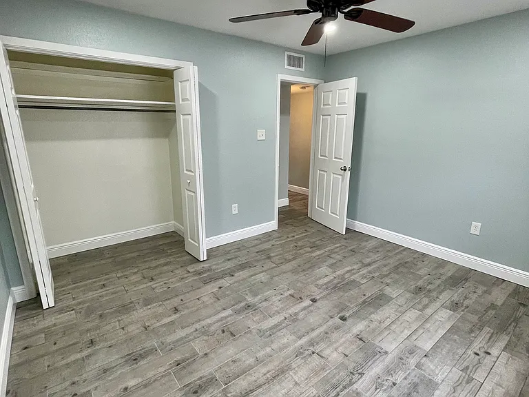242 Edison St — Photo 12