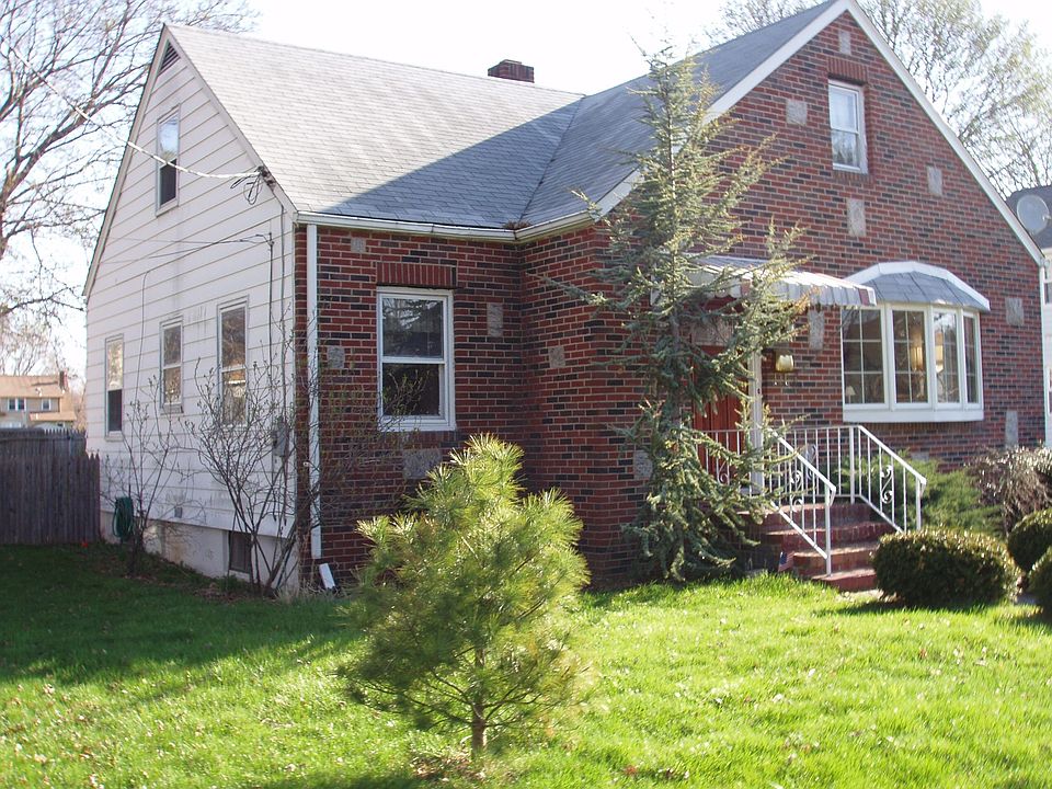 Center Hall Cape - Sellers are NJ Licensed Realtors 