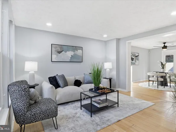 404 Shady Glen Dr, Capitol Heights, MD 20743