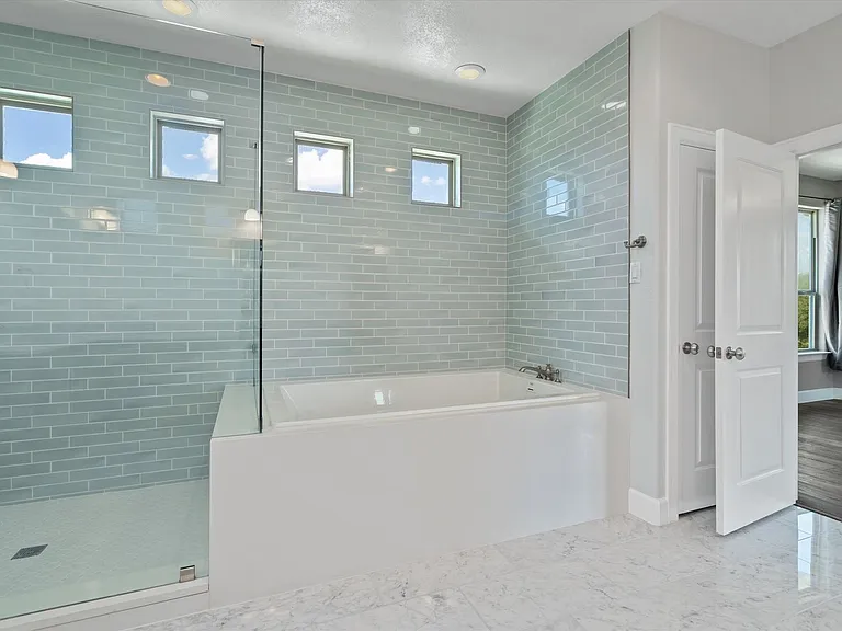 1614 Cedar Bend Dr — Photo 26
