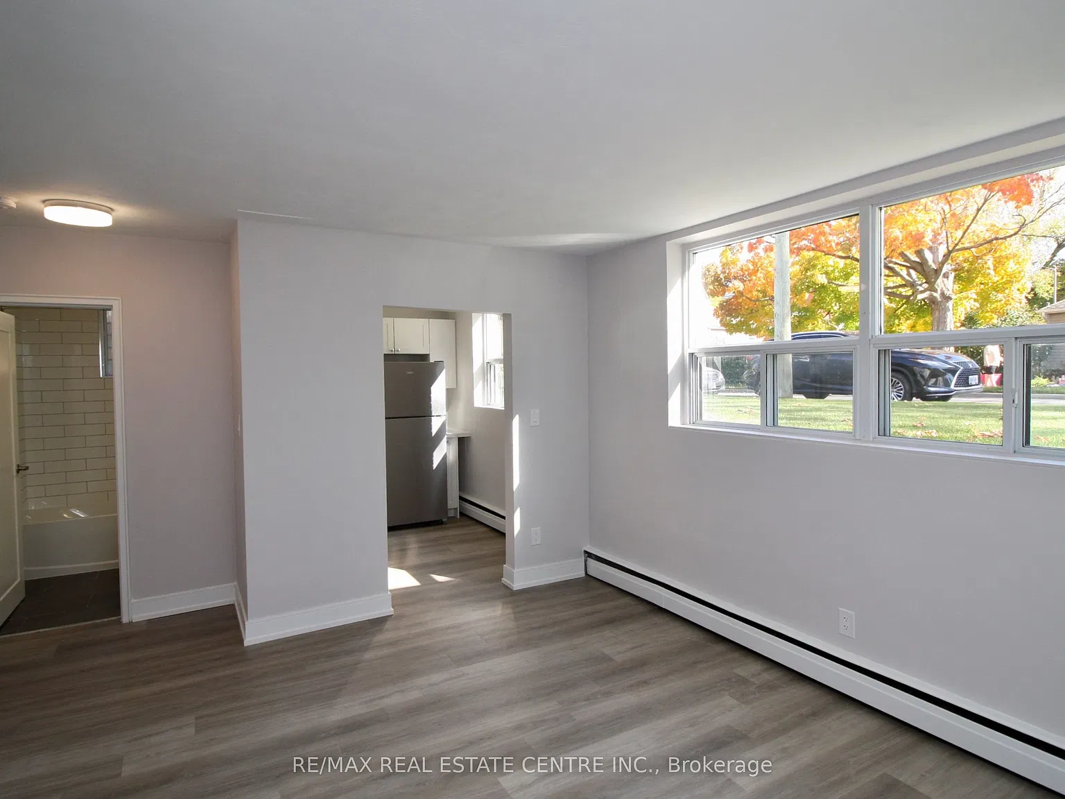 424 Argyle St S — Photo 4