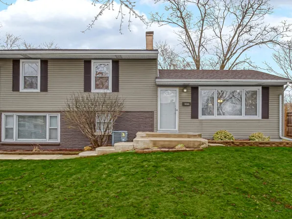 1066 W 10th Pl, Hobart, IN 46342